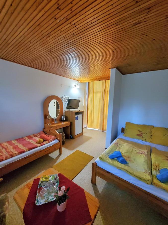 Liget Ueduelo Siofok Bed and Breakfast Eksteriør billede